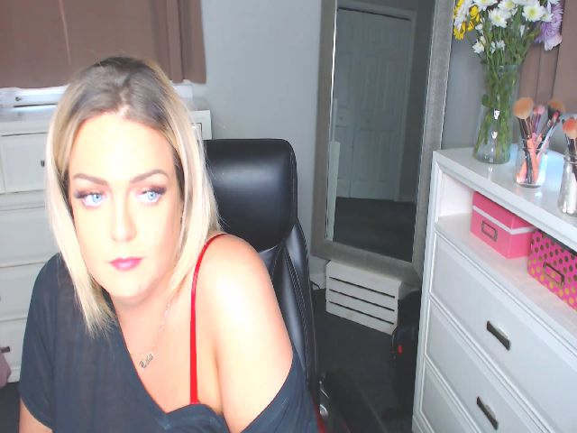 Live sex webcam photo for LaurenSummerz #273192886