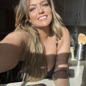 Live sex webcam photo for LaurenSummerz #290354765