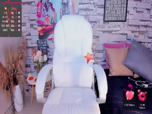 Live sex webcam photo for Laurend_ #272667680