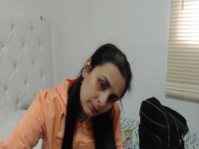 Live sex webcam photo for Laurenlove4u #273669353