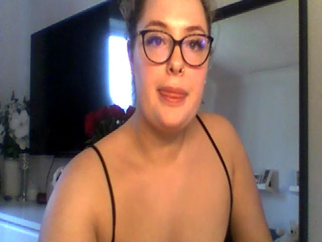 Live sex webcam photo for Laurenxx1 #273073077