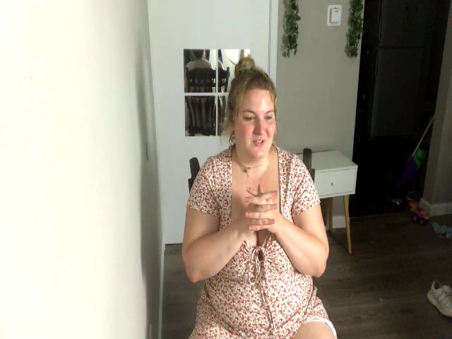 Live sex webcam photo for Lavender_Star #274116885