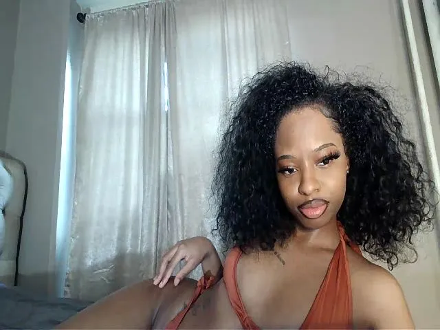 Live sex webcam photo for LaylaLorraine #273589605