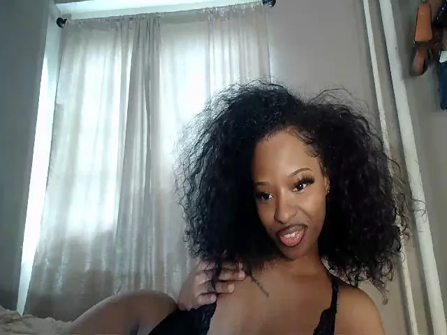 Live sex webcam photo for LaylaLorraine #273613276