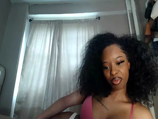 Live sex webcam photo for LaylaLorraine #273625314