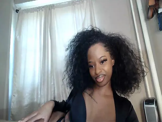 Live sex webcam photo for LaylaLorraine #273636684