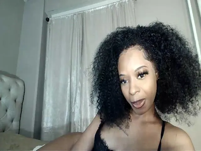 Live sex webcam photo for LaylaLorraine #274244043