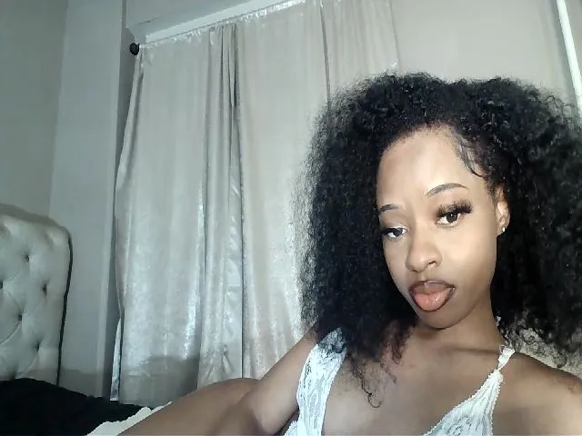 Live sex webcam photo for LaylaLorraine #274276871