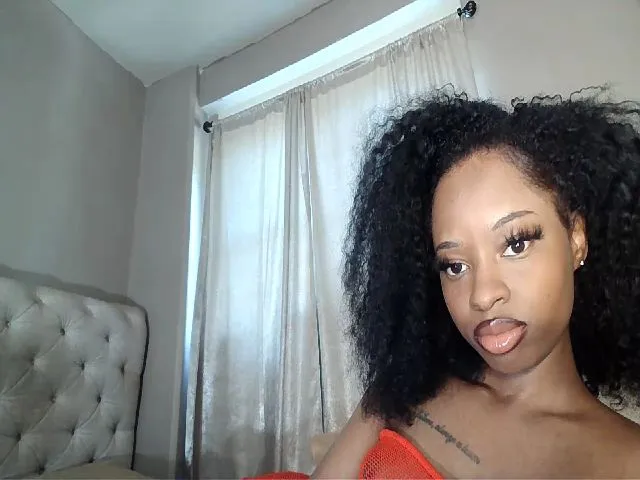 Live sex webcam photo for LaylaLorraine #274354693