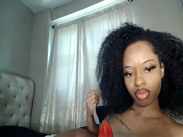 Live sex webcam photo for LaylaLorraine #274365466