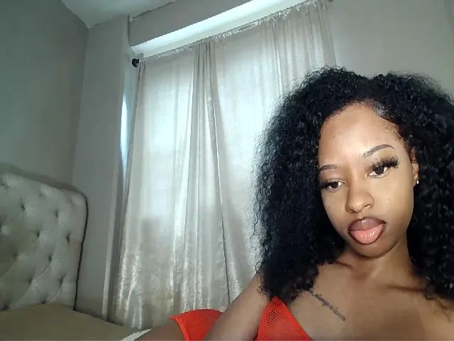 Live sex webcam photo for LaylaLorraine #274450514