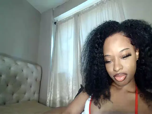 Live sex webcam photo for LaylaLorraine #274472159