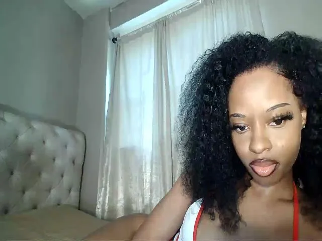 Live sex webcam photo for LaylaLorraine #274472602