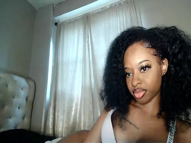 Live sex webcam photo for LaylaLorraine #274522564