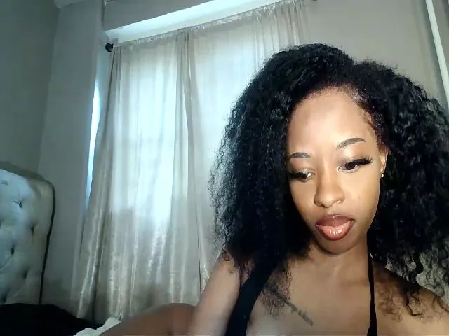 Live sex webcam photo for LaylaLorraine #274533056