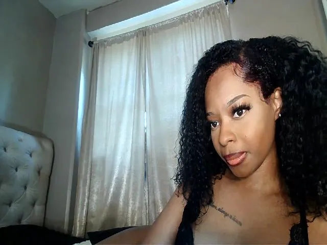 Live sex webcam photo for LaylaLorraine #274544203