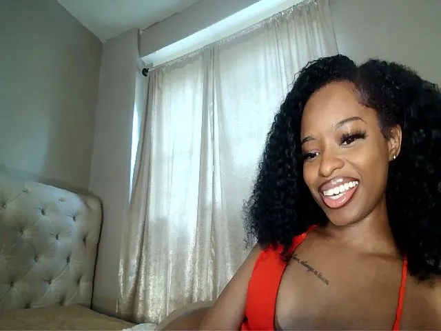 Live sex webcam photo for LaylaLorraine #274586091