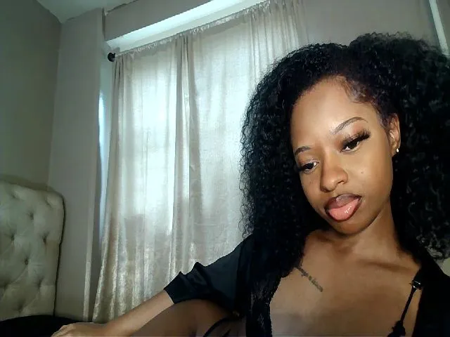 Live sex webcam photo for LaylaLorraine #274771855