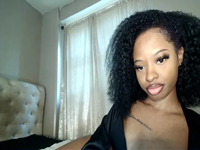 Live sex webcam photo for LaylaLorraine #275289171