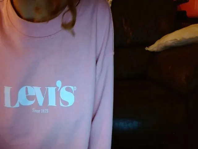 Live sex webcam photo for LaylaMarie_ #272152301