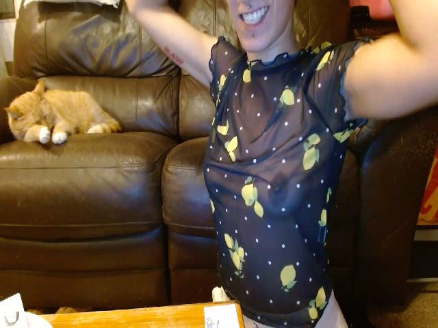 Live sex webcam photo for LaylaMarie_ #272231681