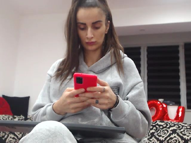 Live sex webcam photo for LayllaDean #272518343