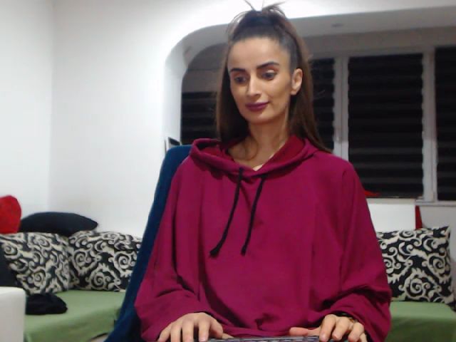 Live sex webcam photo for LayllaDean #272602772