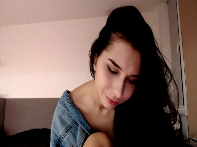 Live sex webcam photo for LeValeriya #272102266