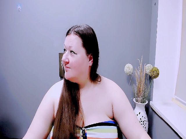 Live sex webcam photo for LeaLexis_ #274463981