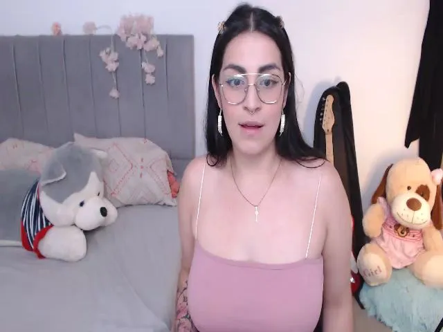 Live sex webcam photo for Leah_parker #274226604