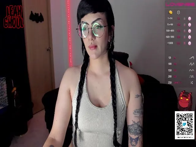 Live sex webcam photo for Leahghoul666 #274205088