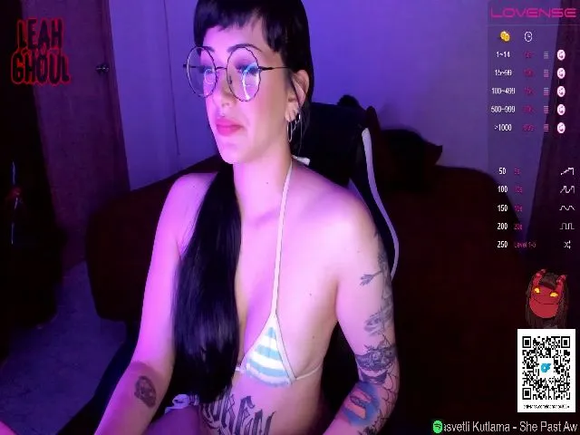 Live sex webcam photo for Leahghoul666 #274326795