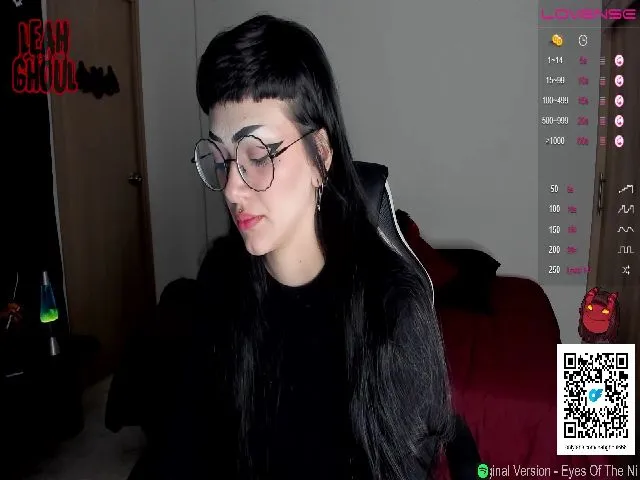 Live sex webcam photo for Leahghoul666 #274529100