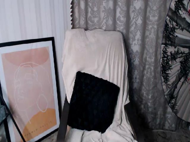 Live sex webcam photo for Lealanie #274124486