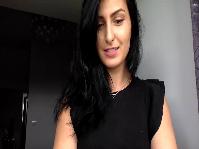 Live sex webcam photo for Leasenah #274666330