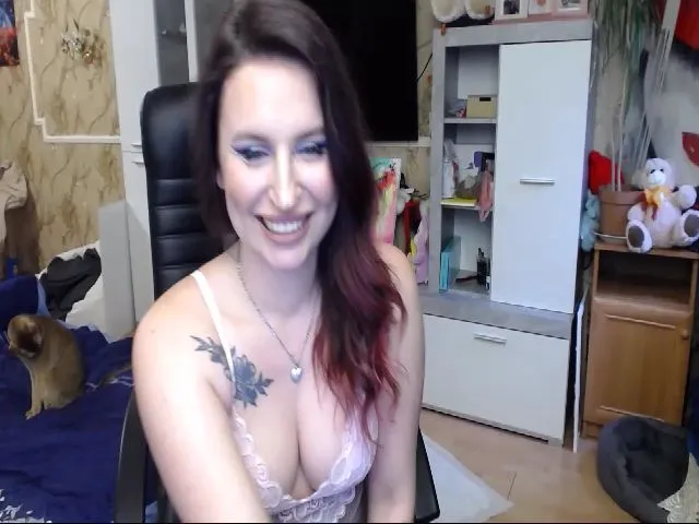 Live sex webcam photo for LediDi00 #273408341