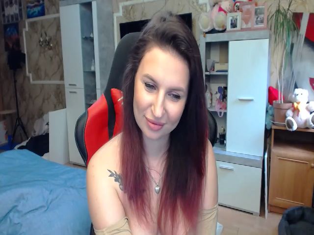 Live sex webcam photo for LediDi00 #273437899