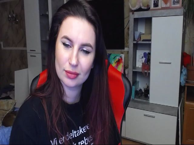 Live sex webcam photo for LediDi00 #273452603