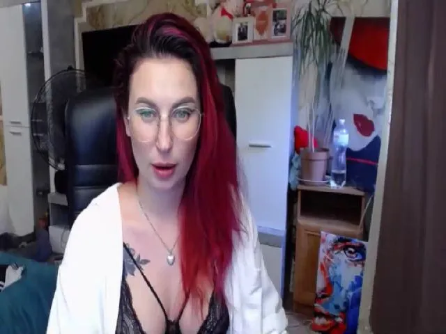 Live sex webcam photo for LediDi00 #273957684