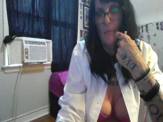 Live sex webcam photo for LeeBeeTV #273543038