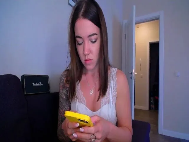 Live sex webcam photo for LeeViTation #271790784