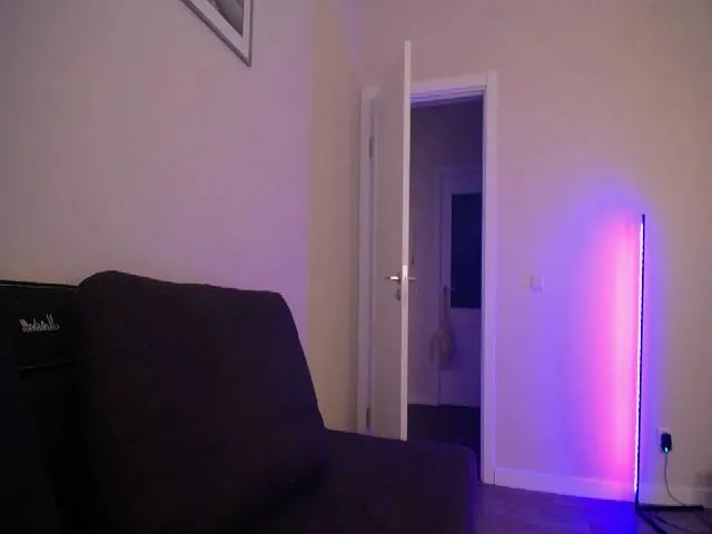 Live sex webcam photo for LeeViTation #271896549