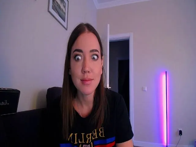 Live sex webcam photo for LeeViTation #271931766