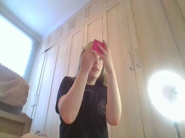 Live sex webcam photo for LeelaBuns #273410277