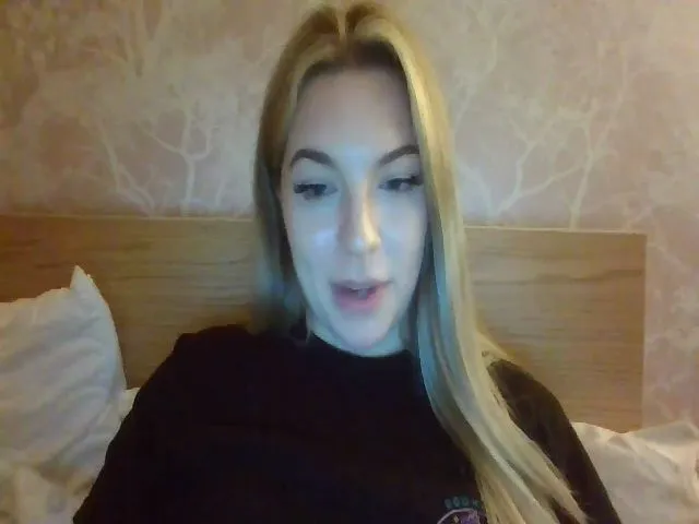 Live sex webcam photo for LeelaBuns #273411545