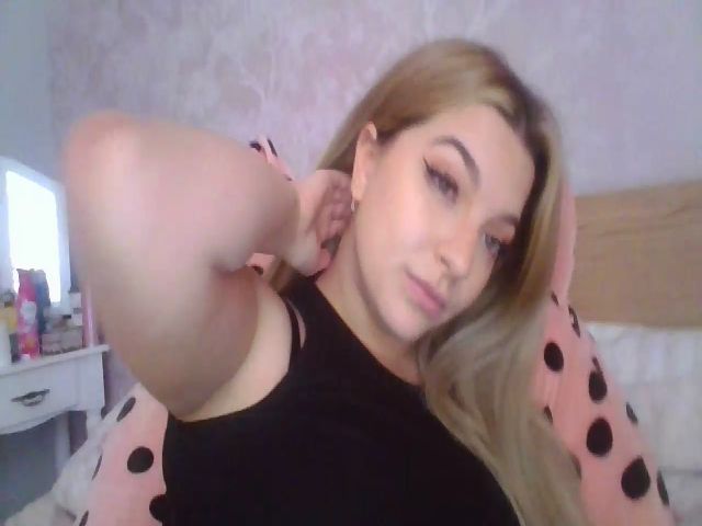 Live sex webcam photo for LeelaBuns #273564935