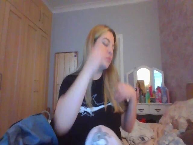 Live sex webcam photo for LeelaBuns #273648135
