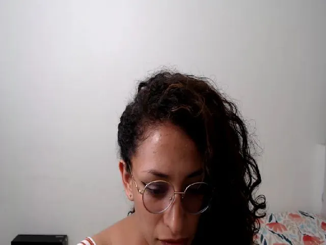 Live sex webcam photo for Leifys #273473591