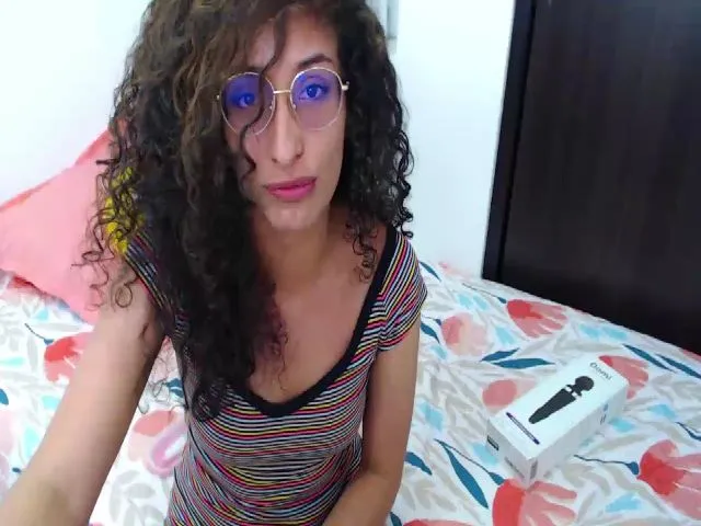 Live sex webcam photo for Leifys #273528036