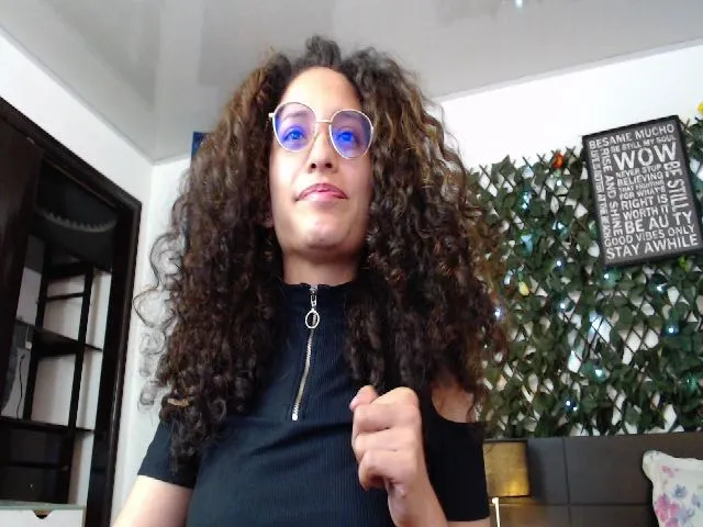 Live sex webcam photo for Leifys #273677520